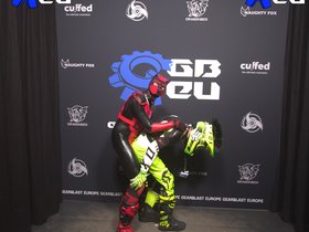 20251025_011140-PupSpido-neonrider_.jpg